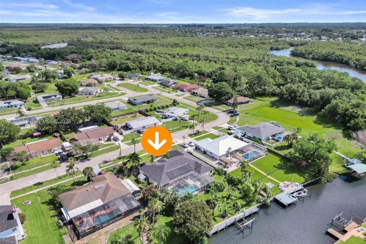 464 NE Cornwall Avenue, Port Saint Lucie, FL 34983 Photo