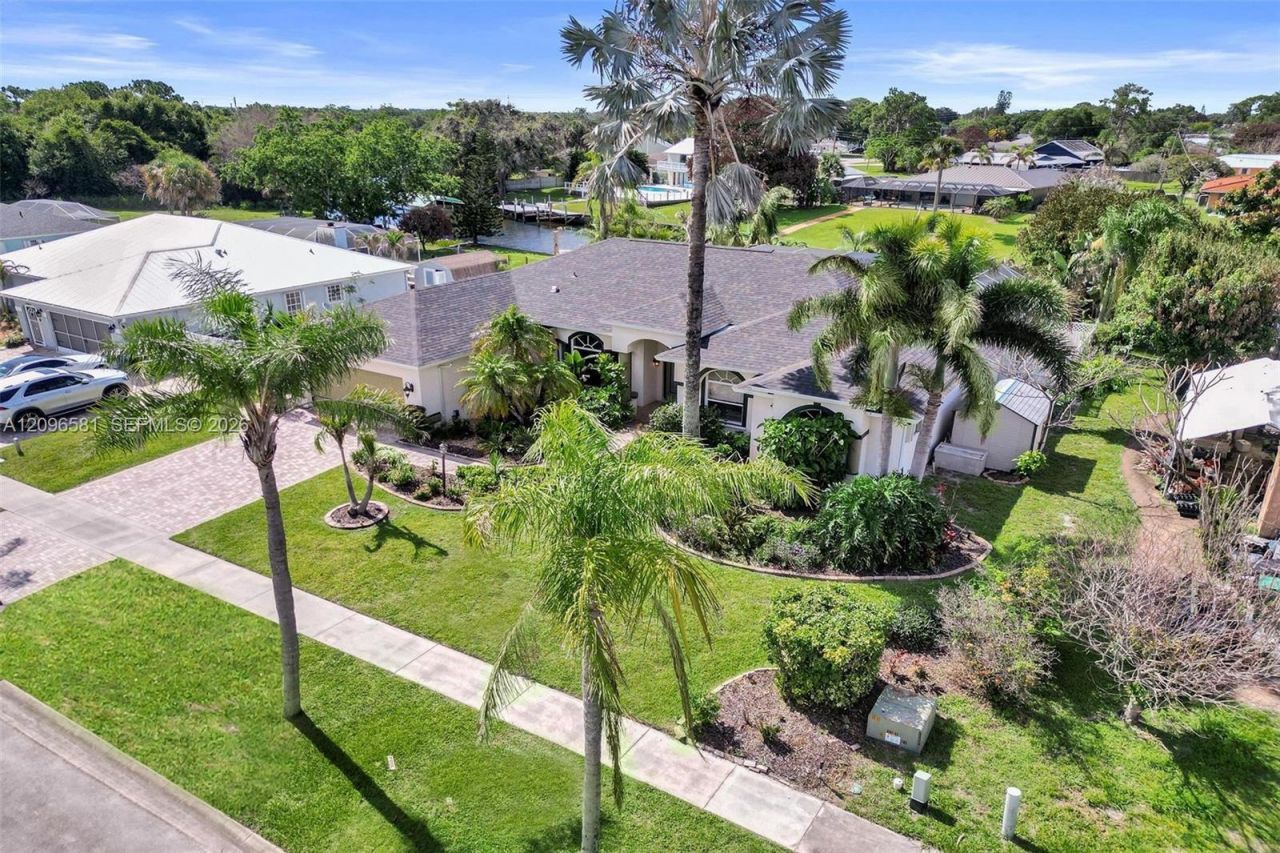 464 NE Cornwall Avenue, Port Saint Lucie, FL 34983 Photo