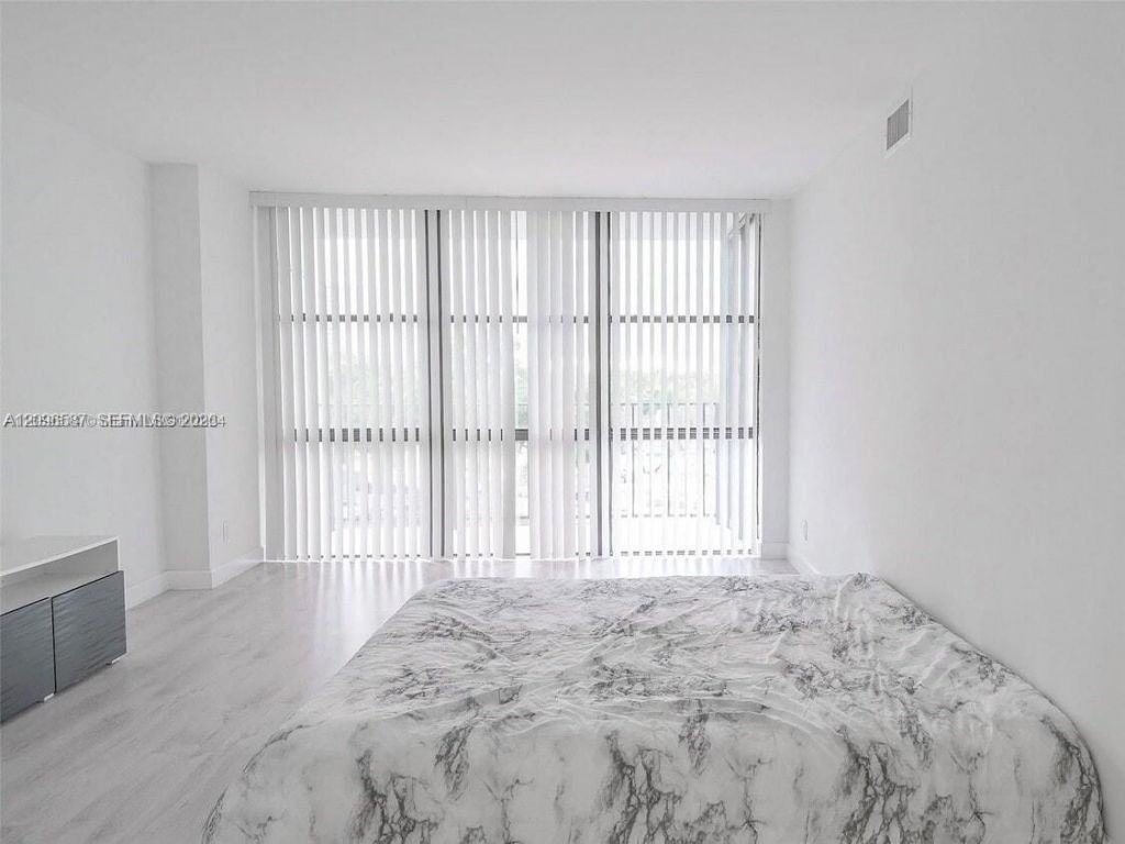 1000 Parkview Dr, Unit 501, Hallandale Beach, FL 33009 Photo