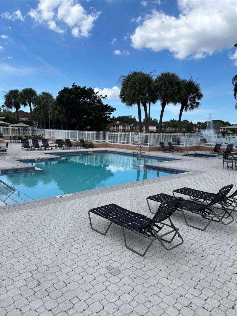 704 NW 92nd Ave, Unit 704, Plantation, FL 33324 Photo
