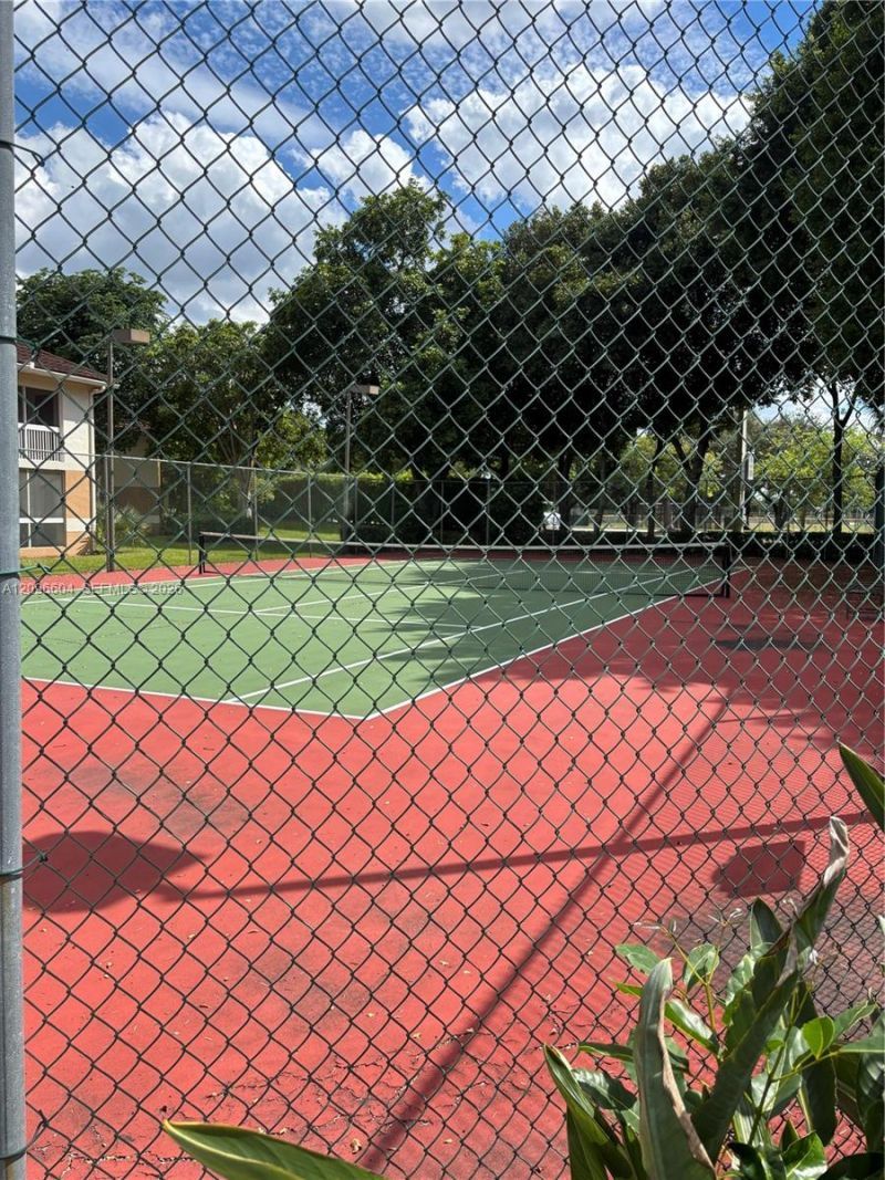 704 NW 92nd Ave, Unit 704, Plantation, FL 33324 Photo