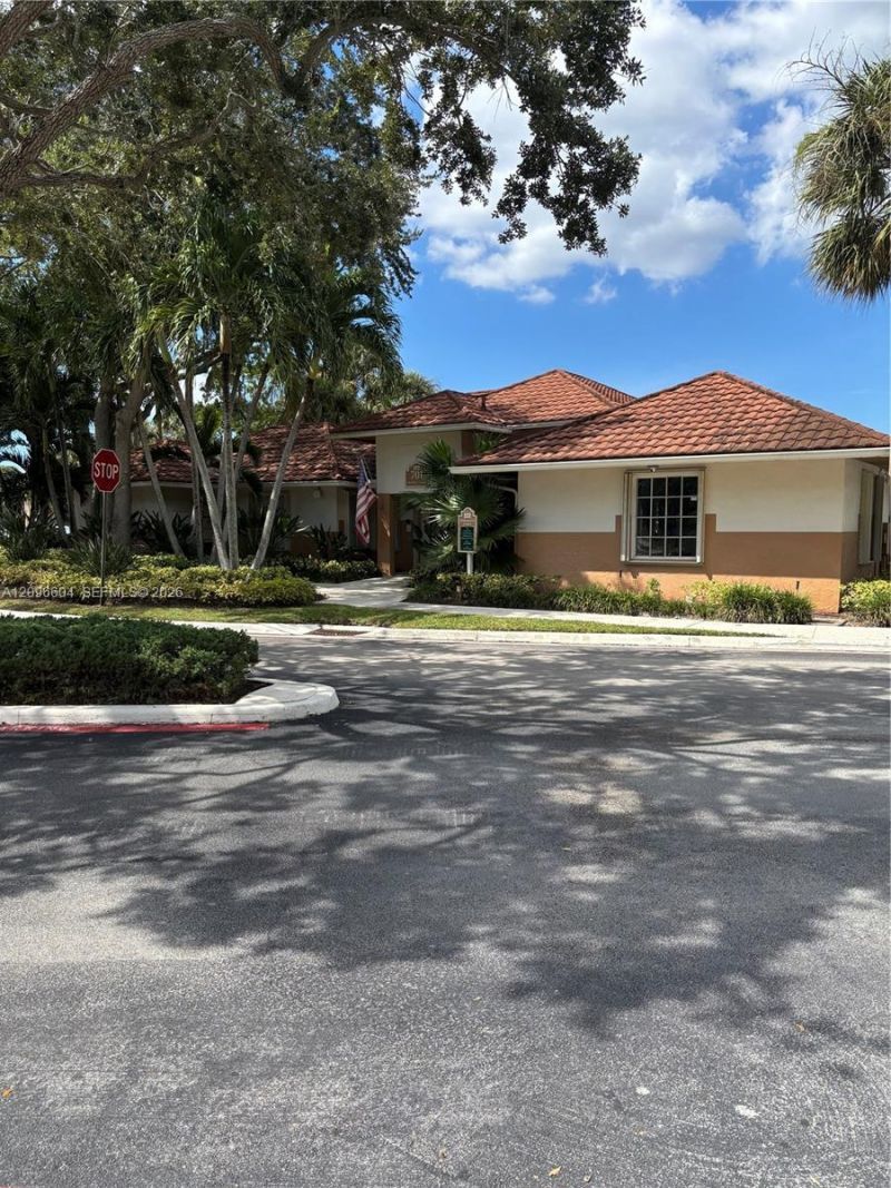 704 NW 92nd Ave, Unit 704, Plantation, FL 33324 Photo