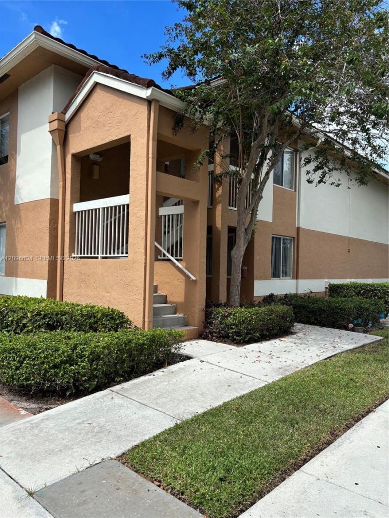 704 NW 92nd Ave, Unit 704, Plantation, FL 33324 Photo