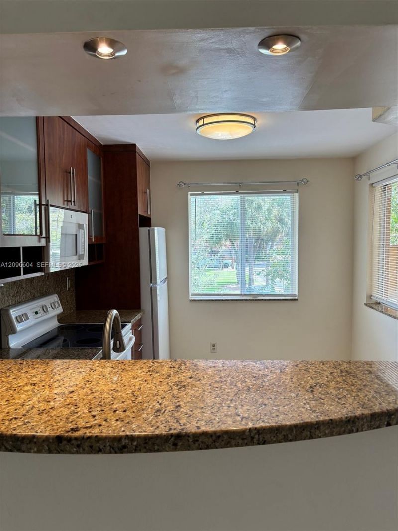 704 NW 92nd Ave, Unit 704, Plantation, FL 33324 Photo