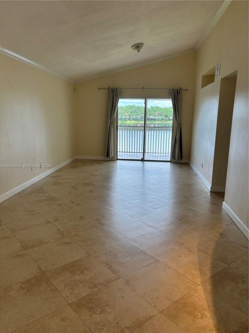 704 NW 92nd Ave, Unit 704, Plantation, FL 33324 Photo
