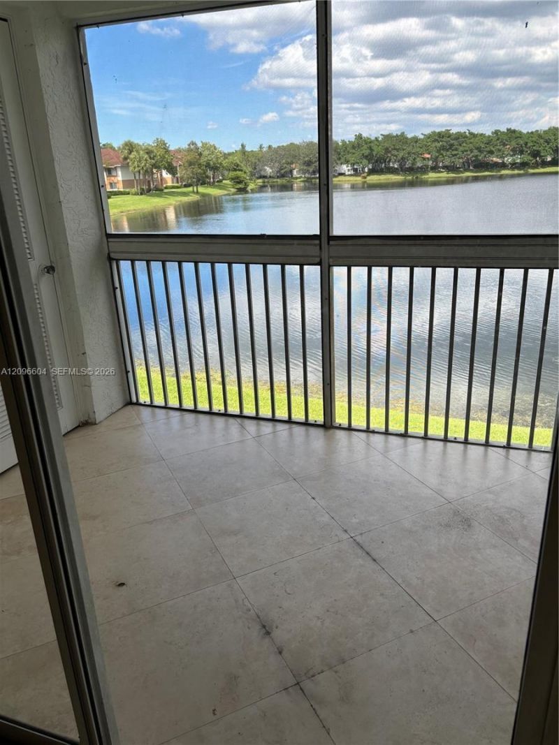 704 NW 92nd Ave, Unit 704, Plantation, FL 33324 Photo
