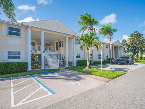 655 W Lake Jasmine Circle , Unit 206, Vero Beach, FL 32962