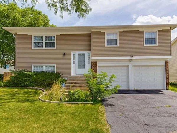 4625 Huntington Boulevard , Hoffman Estates, IL 60192