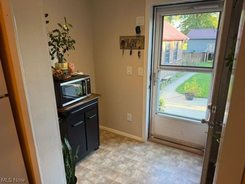 132 4th Street NE, Strasburg, OH 44680 Photo 6