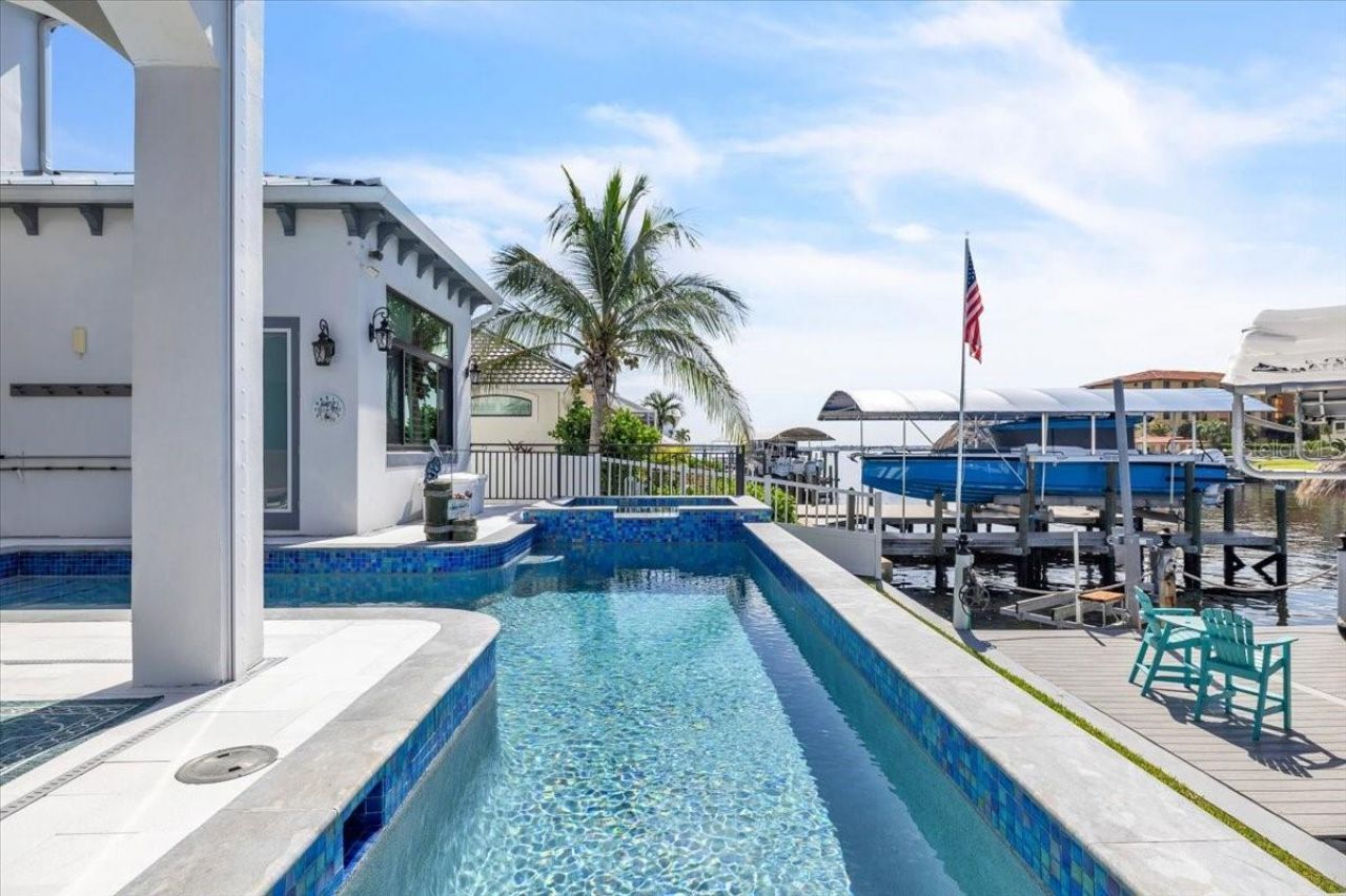 1918 SE 40th Street, Cape Coral, FL 33904 Photo