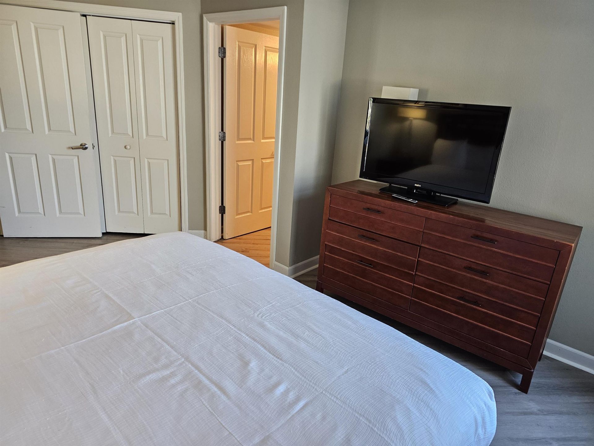 5200 N Ocean Blvd.  Photo 5