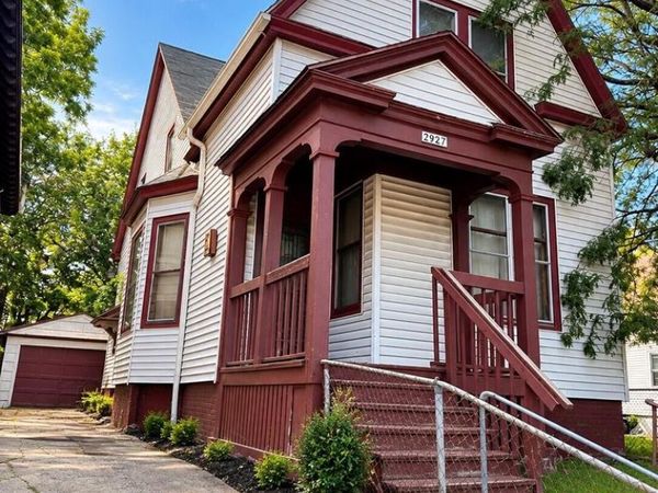 2927 N 12th STREET, Milwaukee, WI 53208