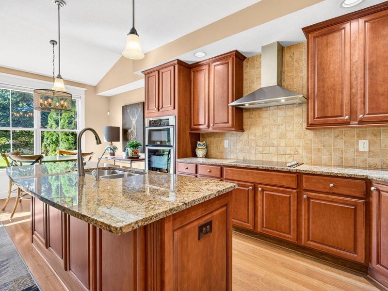 3755 Foresta Grand Drive, Powell, OH 43065 Photo 12