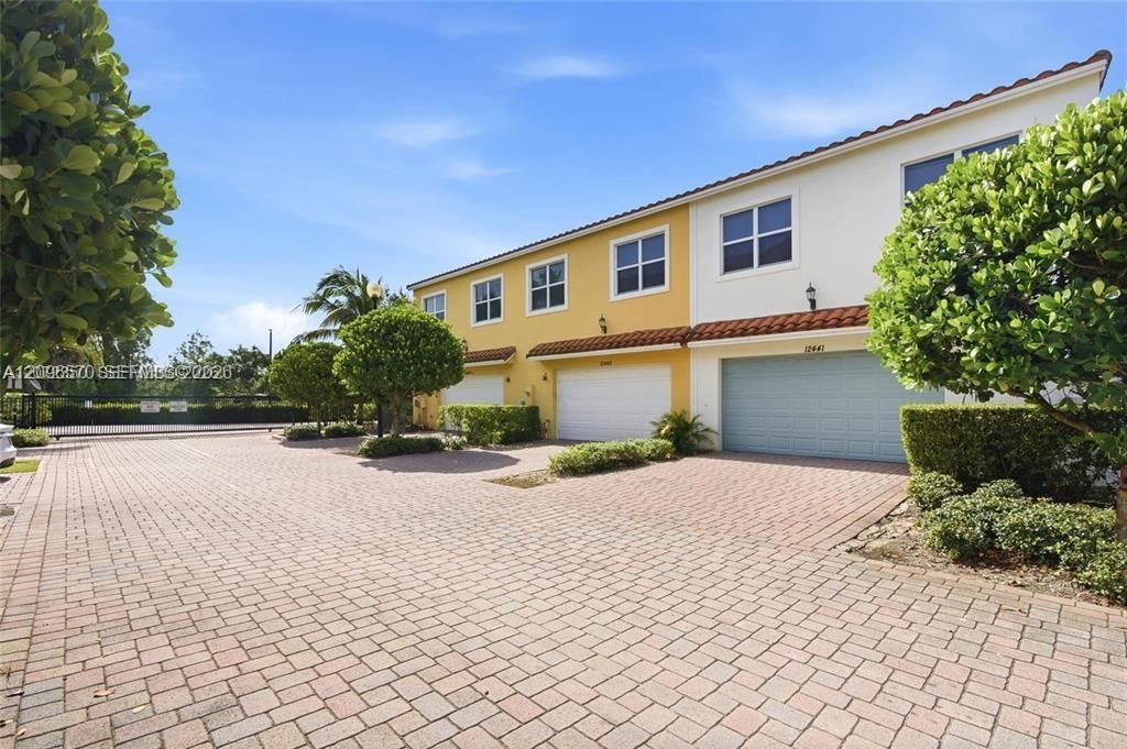 12441 NW 18th Ct , Pembroke Pines, FL 33028 Photo