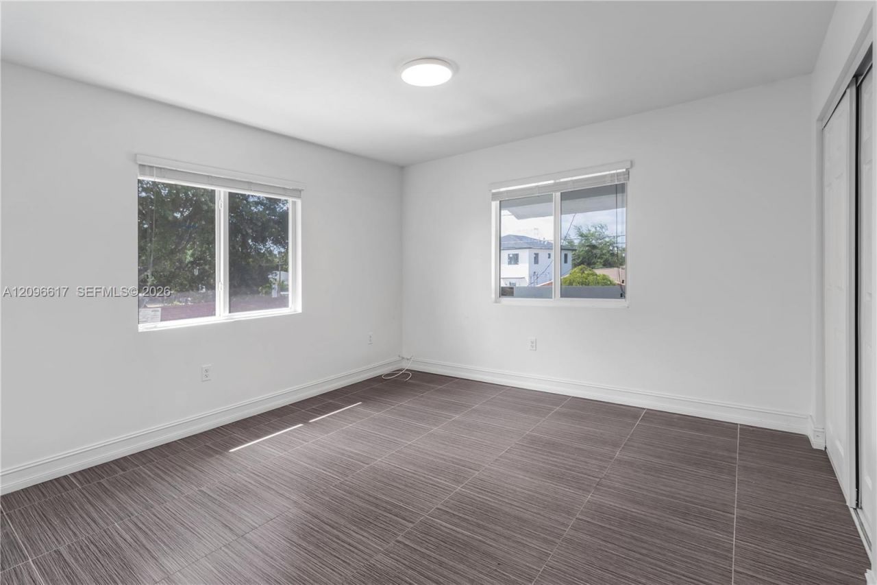 2132 NW 47th St , Miami, FL 33142 Photo