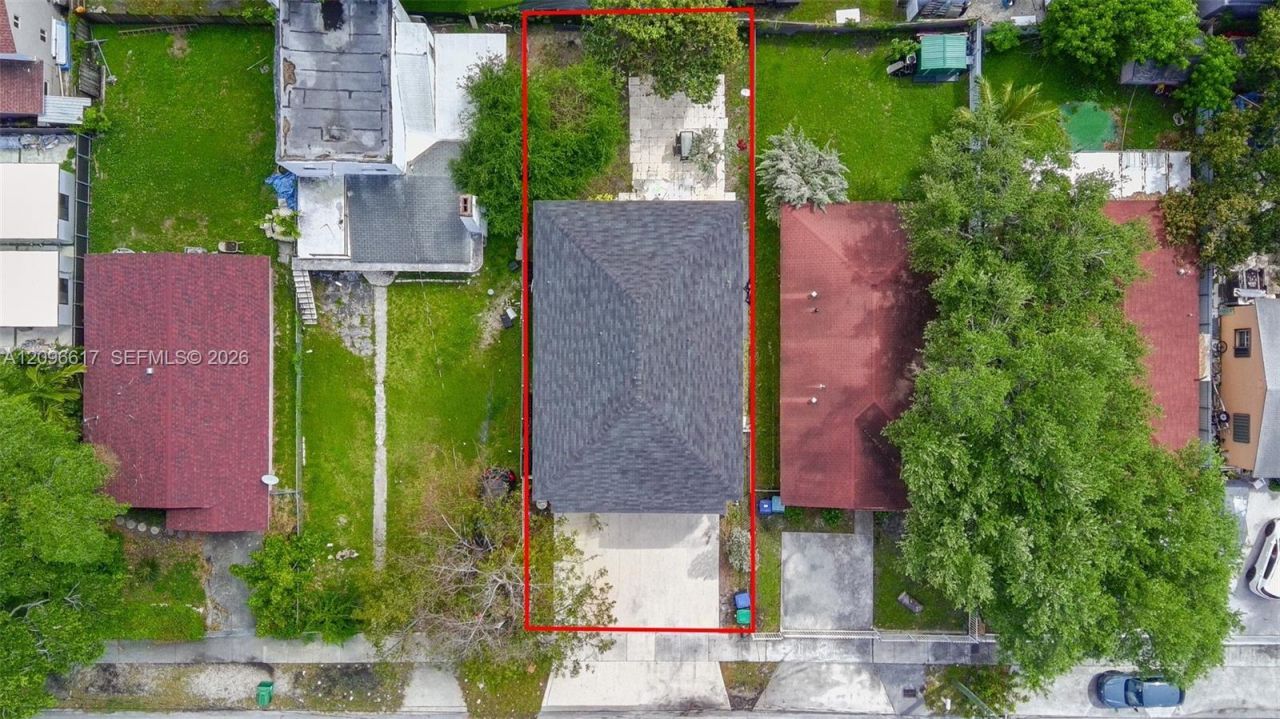 2132 NW 47th St , Miami, FL 33142 Photo