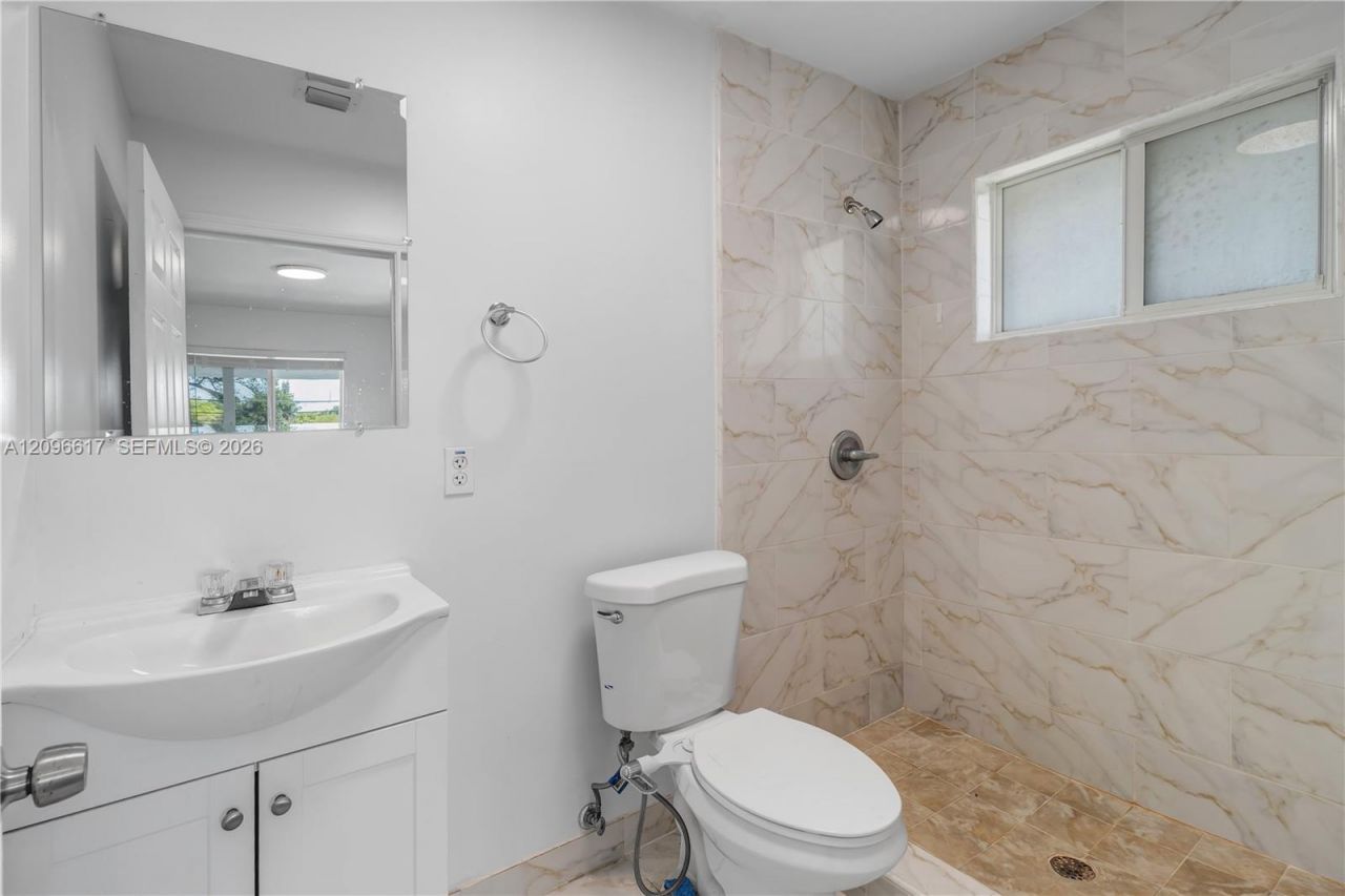 2132 NW 47th St , Miami, FL 33142 Photo