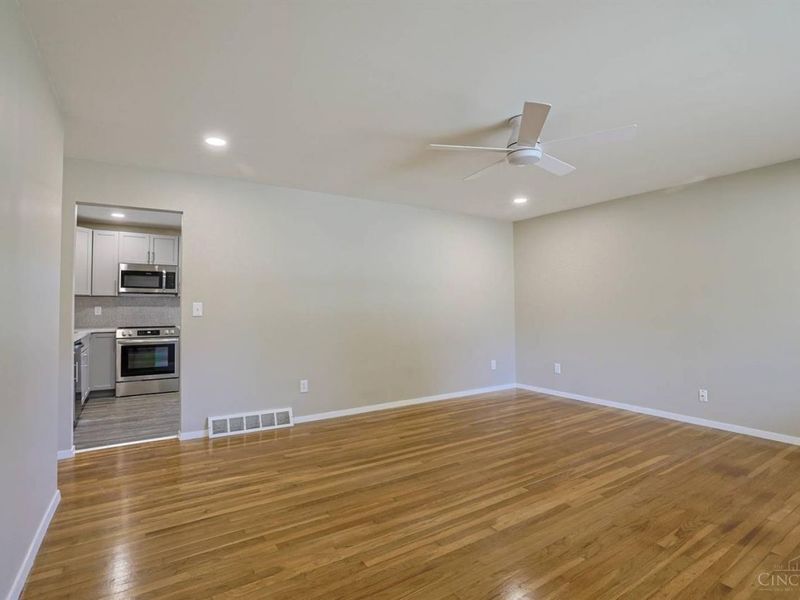 8422 Chesswood Drive, Colerain Township, OH 45239 Photo 9
