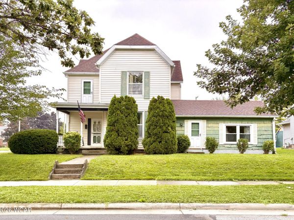402 E Pearl Street, Wapakoneta, OH 45895