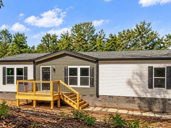 3827 Demory Rd , La Follette, TN 37766