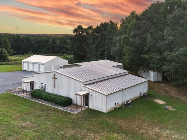 8869 Highway 79 South , Pine Bluff, AR 71603