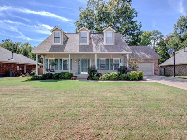 45 Blue Mountain Dr, Maumelle, AR 72113