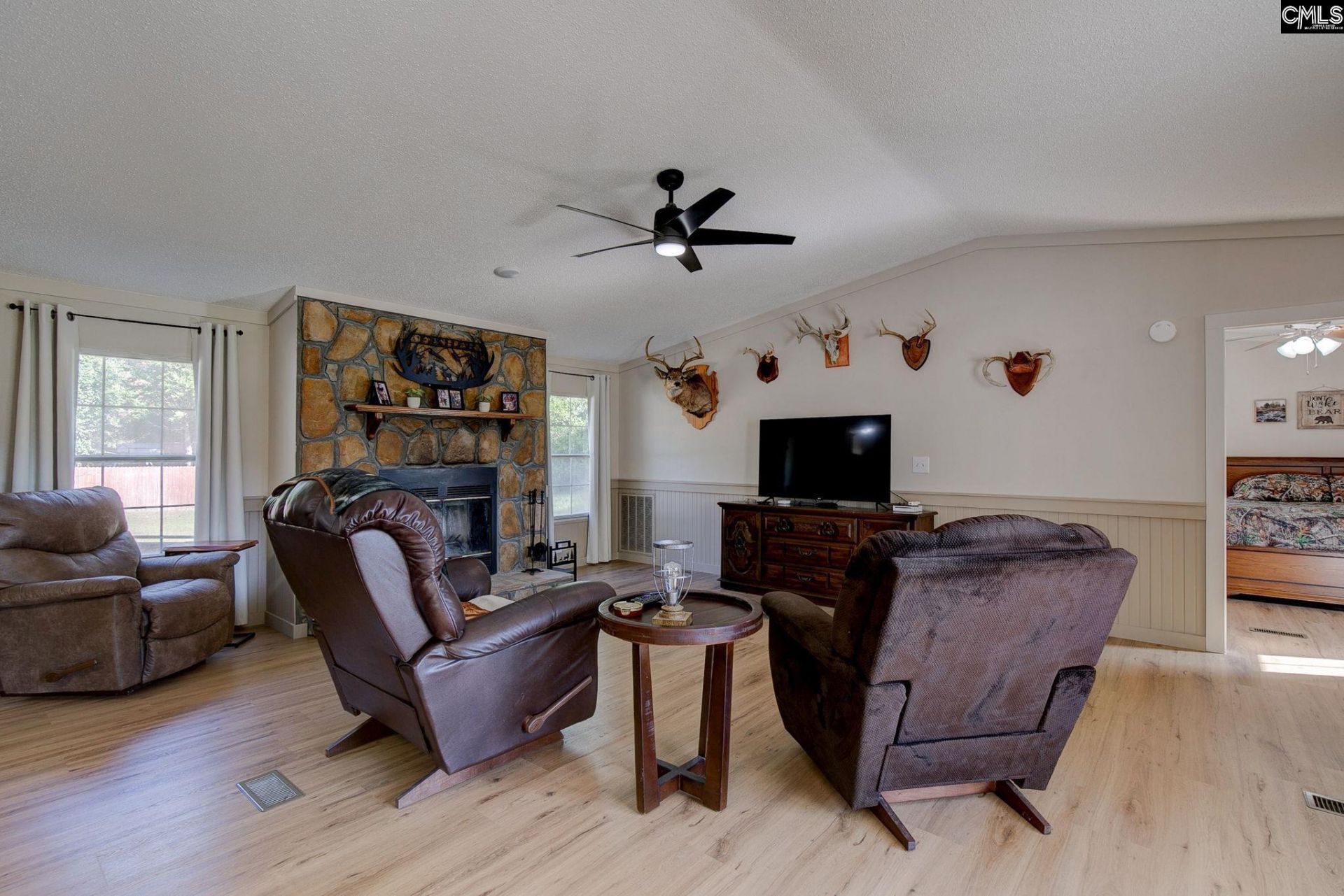 209 College Street W Photo 17