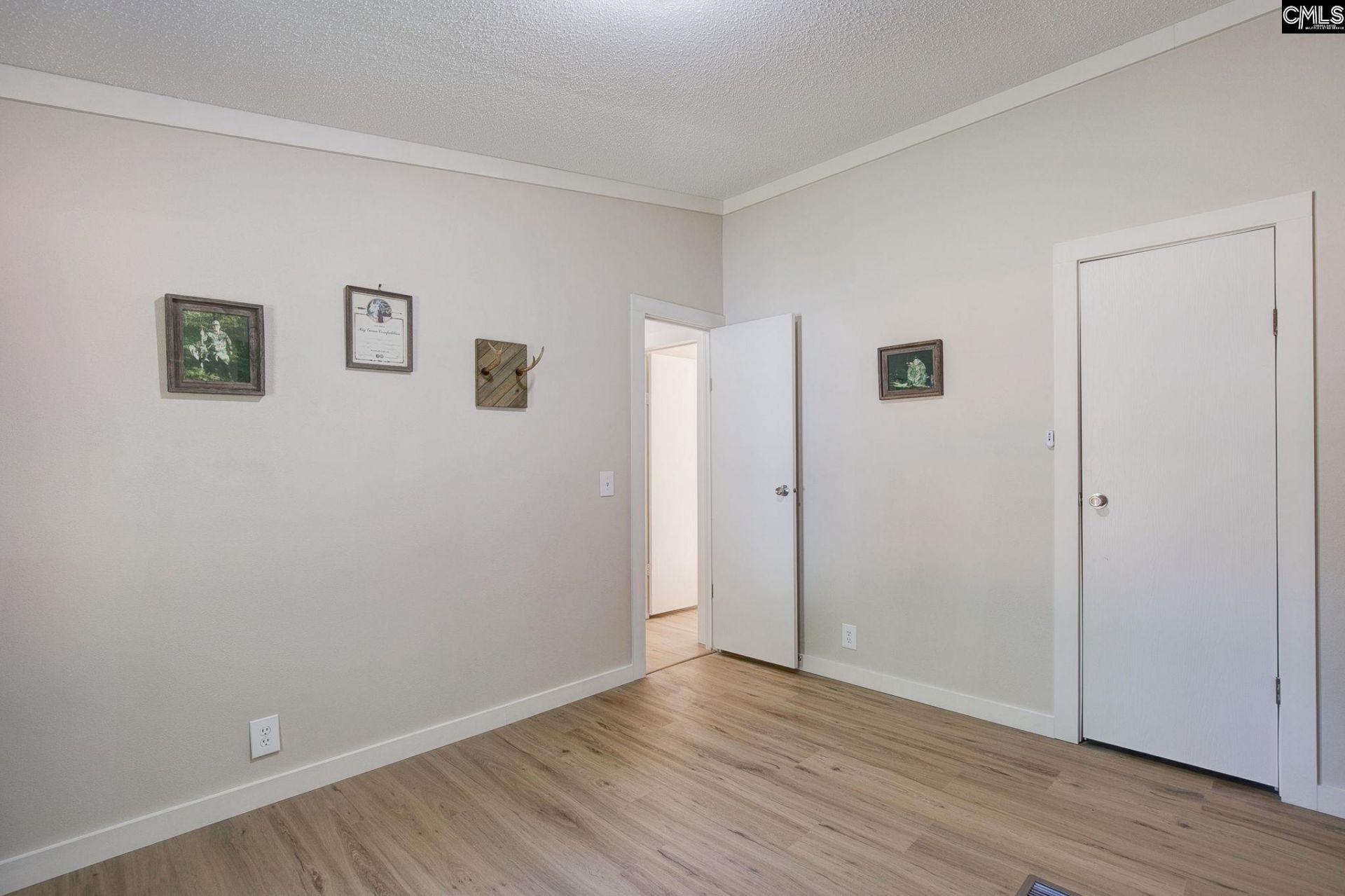 209 College Street W Photo 26
