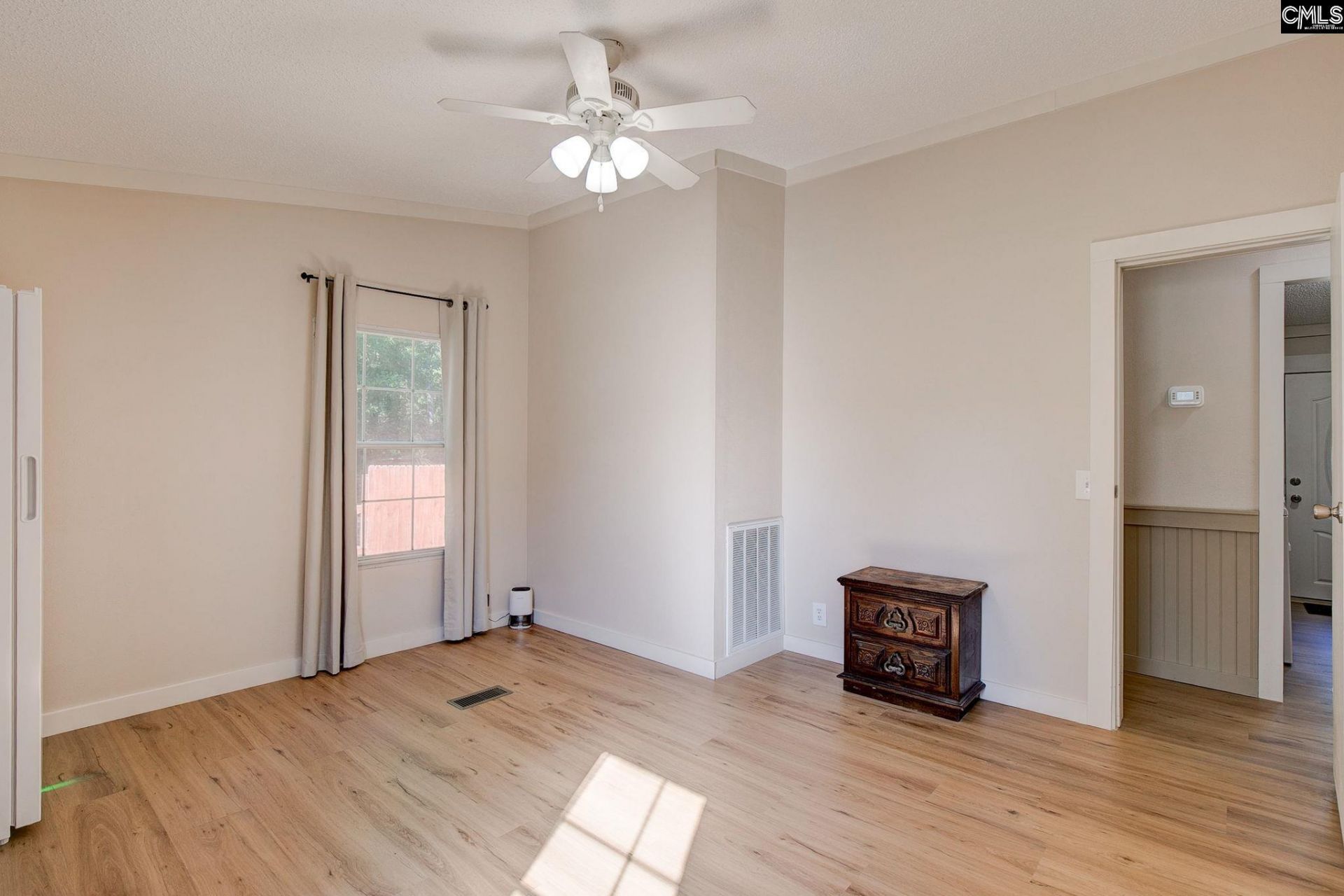 209 College Street W Photo 28