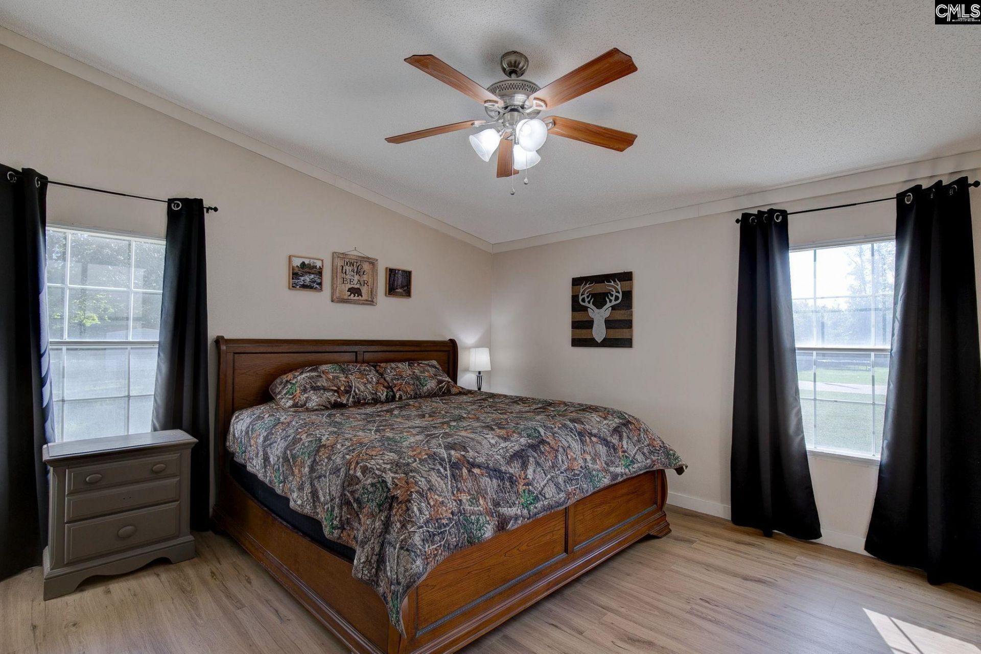 209 College Street W Photo 32