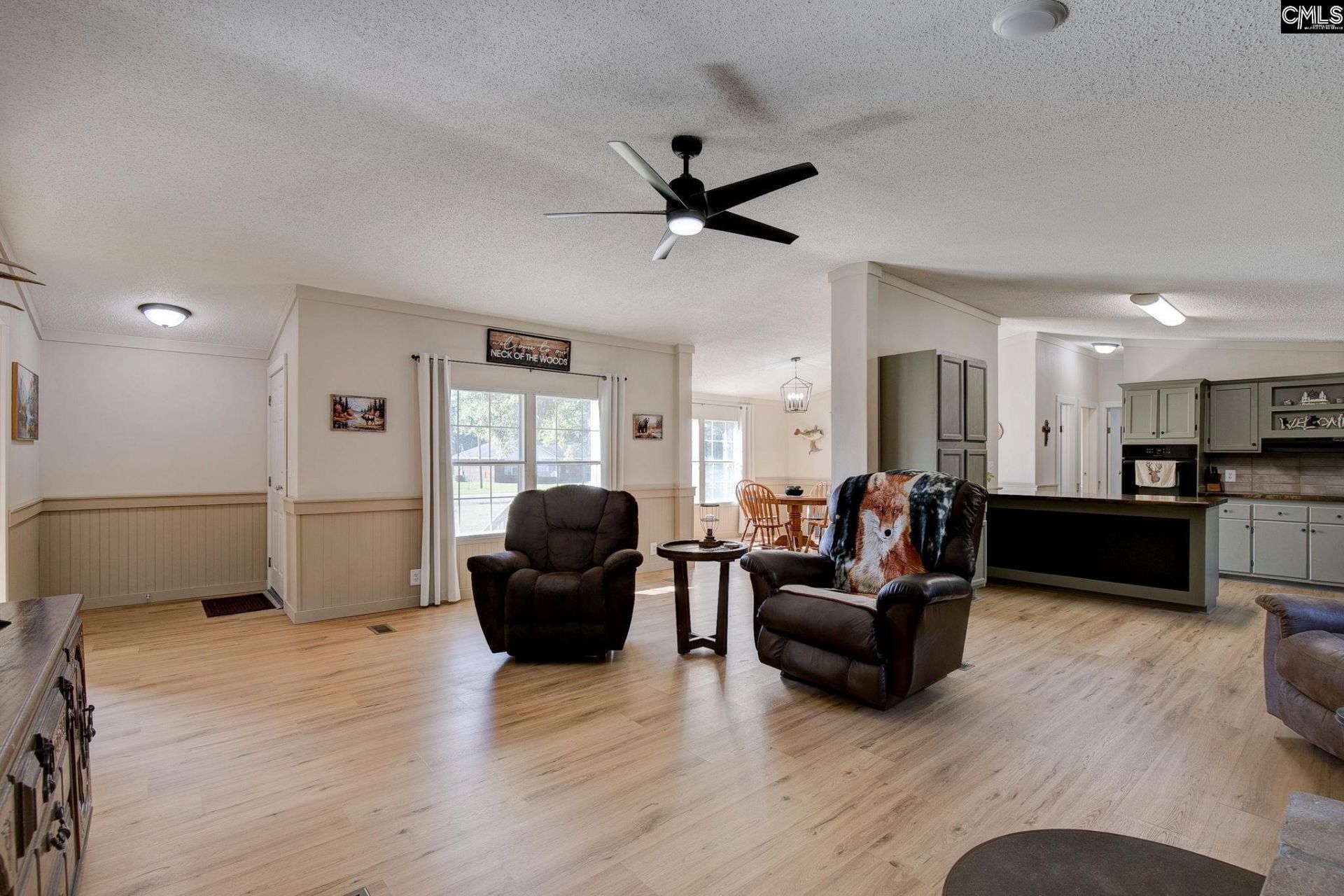 209 College Street W Photo 6