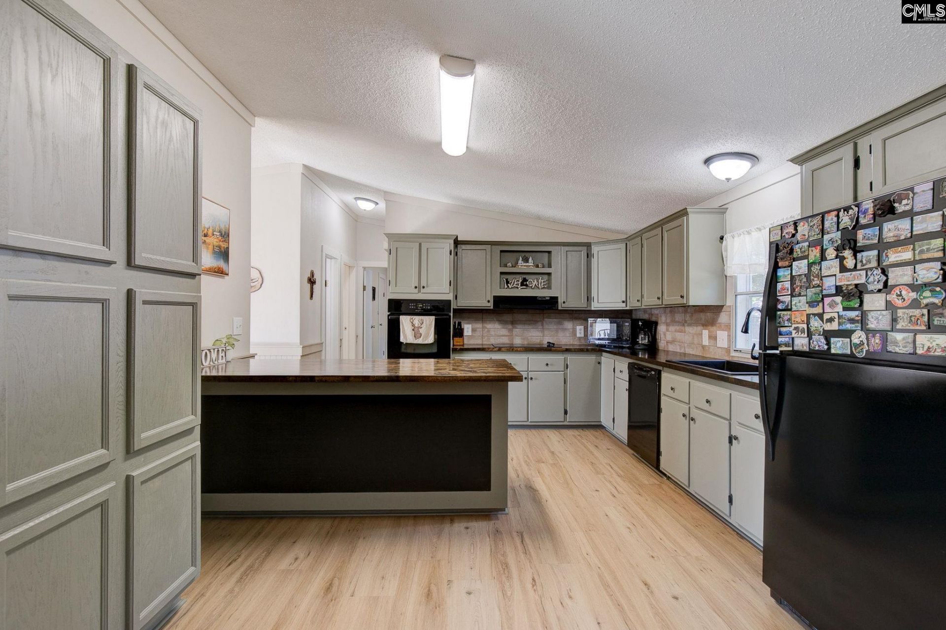 209 College Street W Photo 7