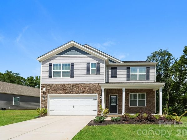 132 Scotsway Court , Troutman, NC 28166