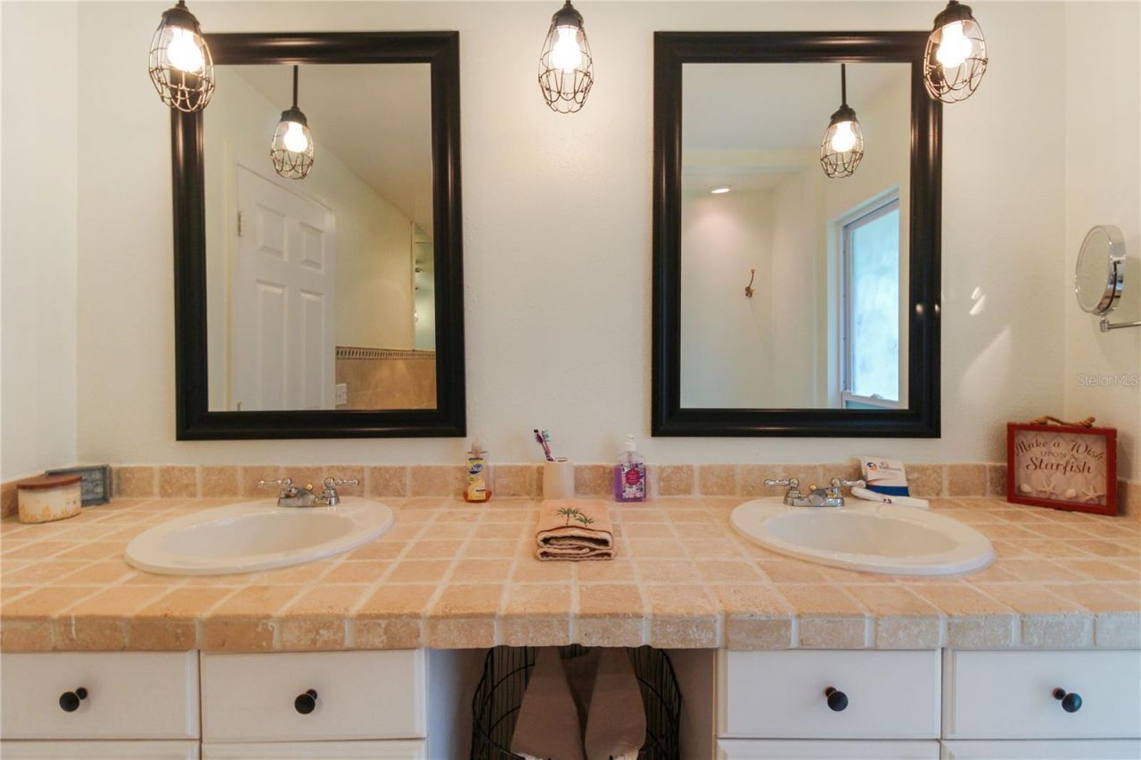 5021 Midnight Pass Road , Sarasota, FL 34242 Photo