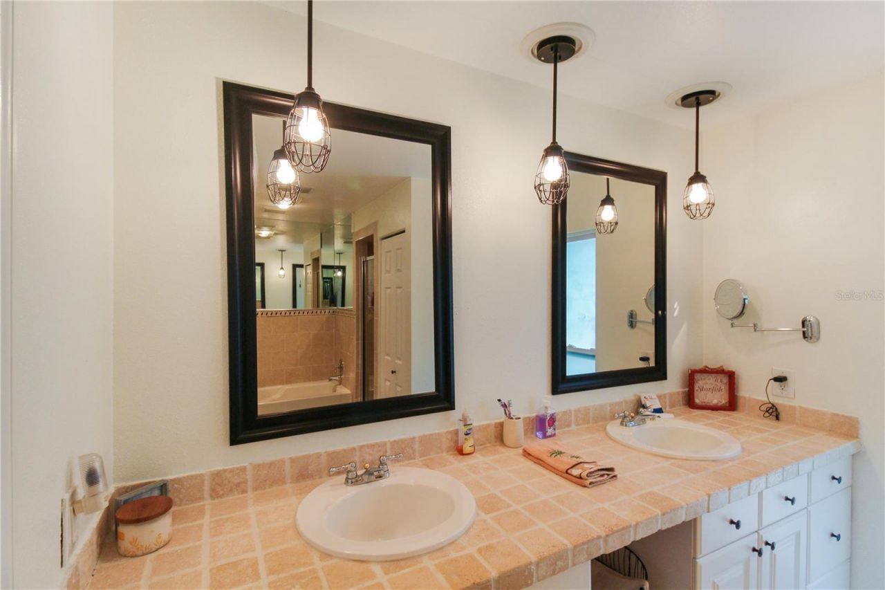 5021 Midnight Pass Road , Sarasota, FL 34242 Photo