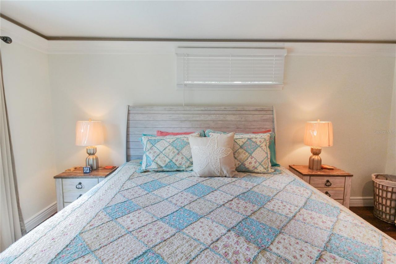 5021 Midnight Pass Road , Sarasota, FL 34242 Photo