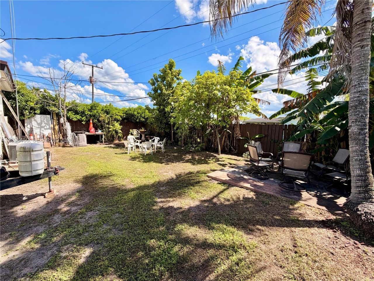 9360 SW 37th St, Miami, FL 33165 Photo