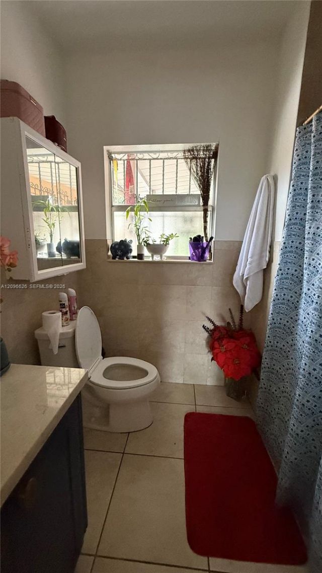 8 NW 33rd Ave, Miami, FL 33125 Photo