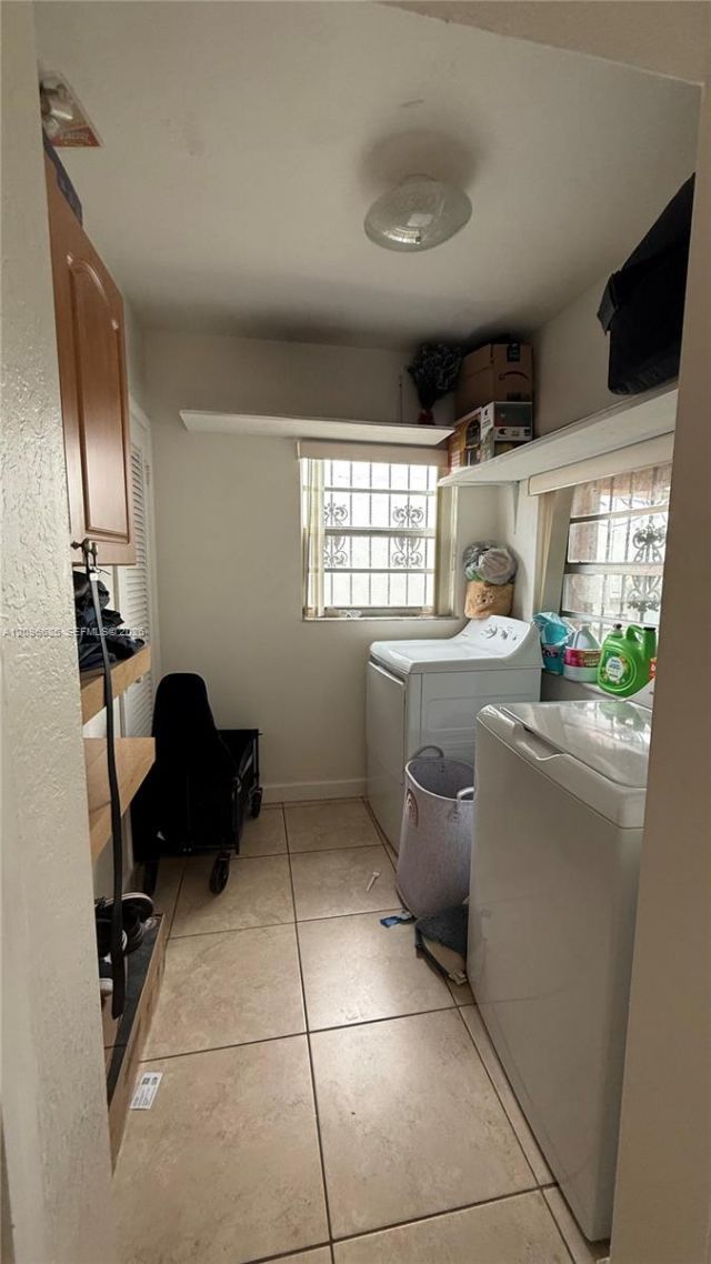 8 NW 33rd Ave, Miami, FL 33125 Photo