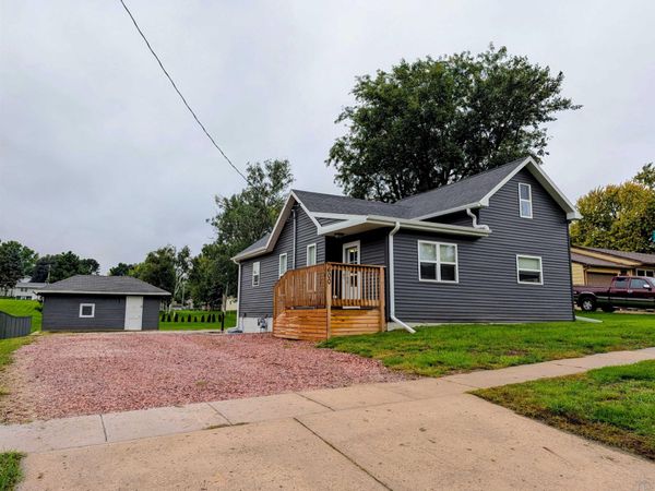 600 6th St SE, LeMars, IA 51031