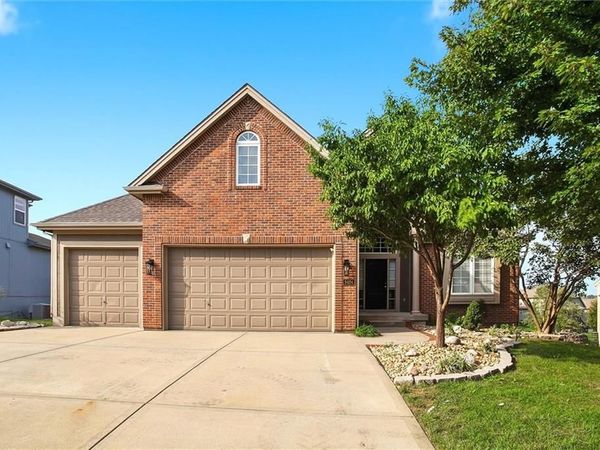 9424 N Hunter Avenue, Kansas City, MO 64157