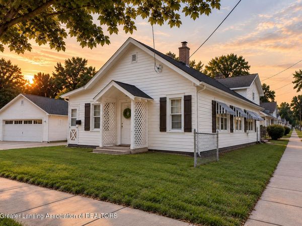 221 W Stoddard Street, Charlotte, MI 48813