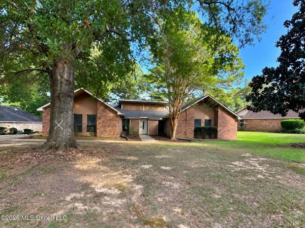4800 Brookwood Place, Jackson, MS 39272