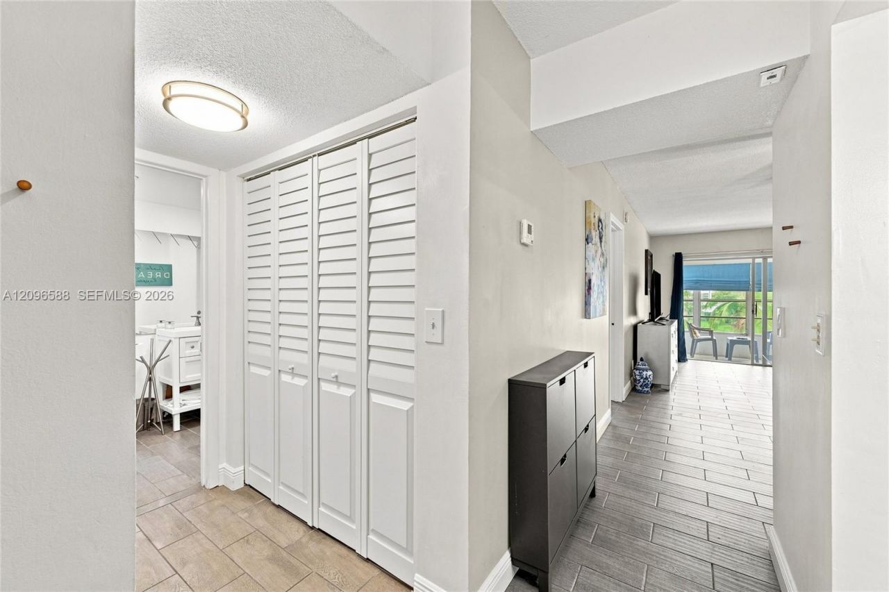 2800 NW 47th Ter, Unit 206B, Lauderdale Lakes, FL 33313 Photo