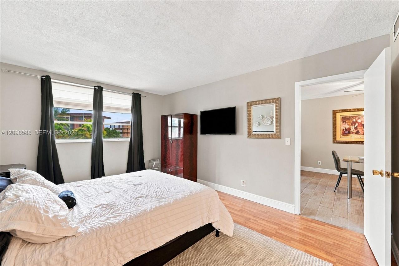 2800 NW 47th Ter, Unit 206B, Lauderdale Lakes, FL 33313 Photo
