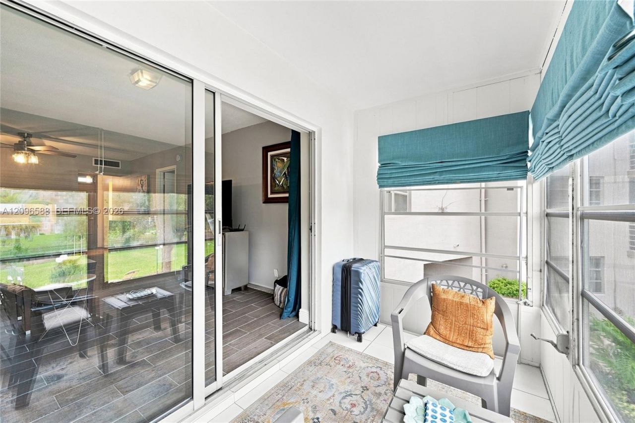 2800 NW 47th Ter, Unit 206B, Lauderdale Lakes, FL 33313 Photo