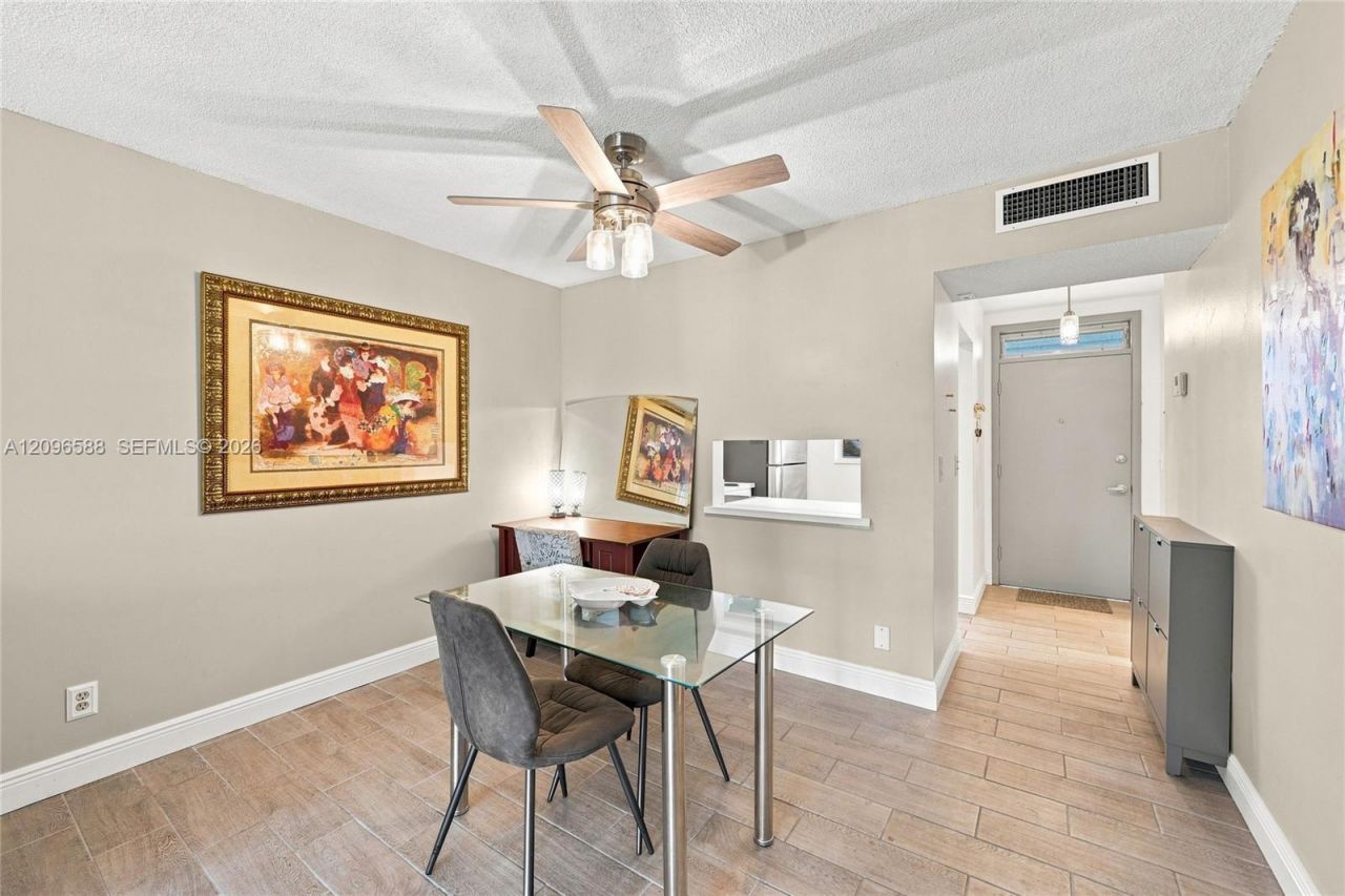 2800 NW 47th Ter, Unit 206B, Lauderdale Lakes, FL 33313 Photo