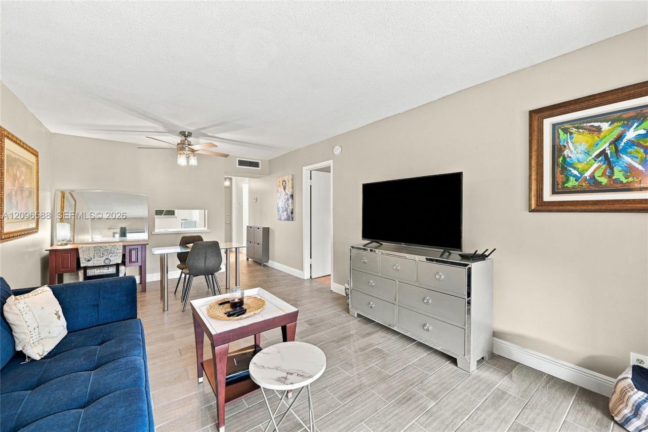 2800 NW 47th Ter, Unit 206B, Lauderdale Lakes, FL 33313 Photo