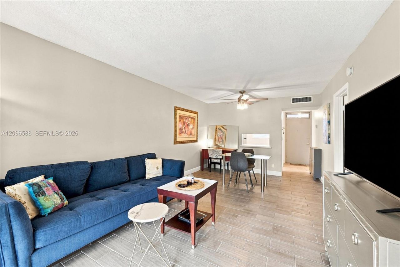 2800 NW 47th Ter, Unit 206B, Lauderdale Lakes, FL 33313 Photo