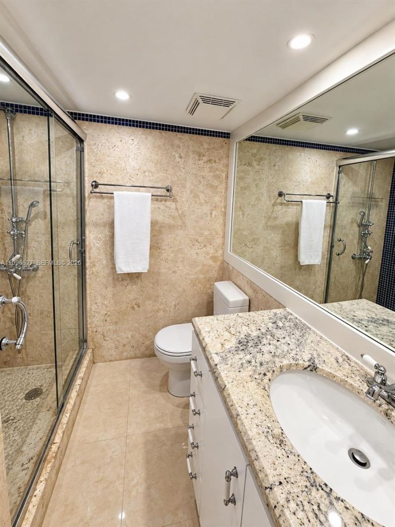 5225 Collins Ave , Unit 614, Miami Beach, FL 33140 Photo